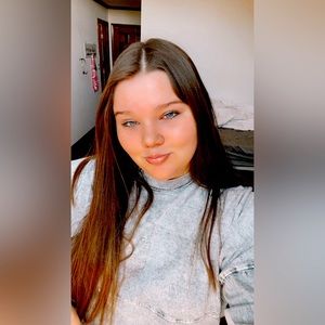 Meet your Posher, Caroline